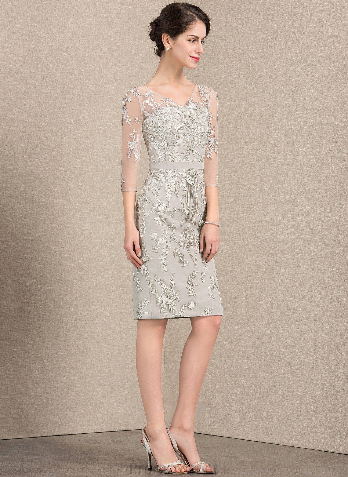 Sheath/Column Mother Jaylah Bride Knee-Length the V-neck of Lace Dress Mother of the Bride Dresses